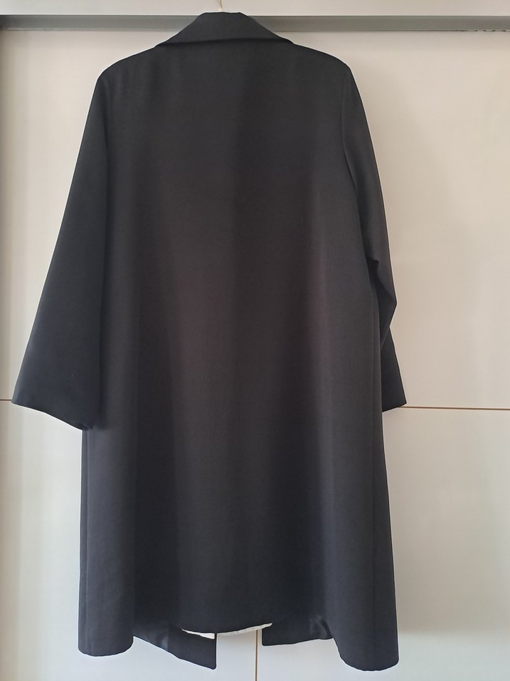 Düğmeli Siyah Midi ceket - Görsel 3