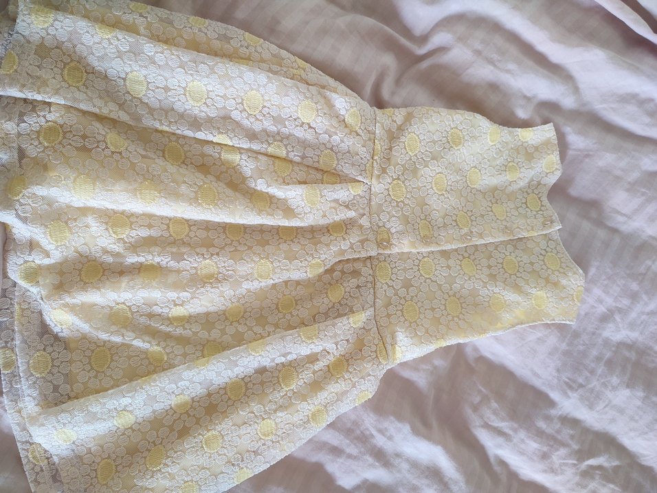 Sarı Nakışlı Dantelli Kız Elbisesi - Görsel 2