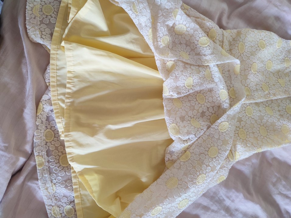 Sarı Nakışlı Dantelli Kız Elbisesi - Görsel 4