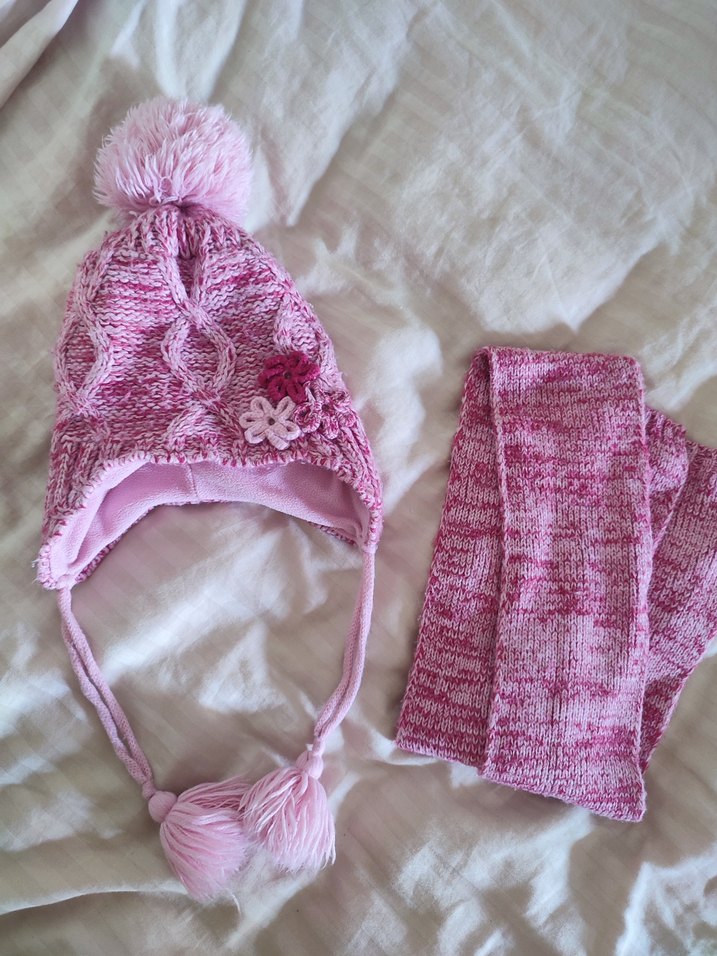 Pembe Nakışlı Örgü Çocuk Bere ve Atkı Seti - Görsel 2