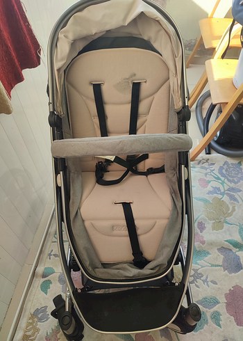 Gri ve Beyaz Bebek Arabası - Görsel 2