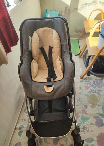 Gri ve Beyaz Bebek Arabası - Görsel 9