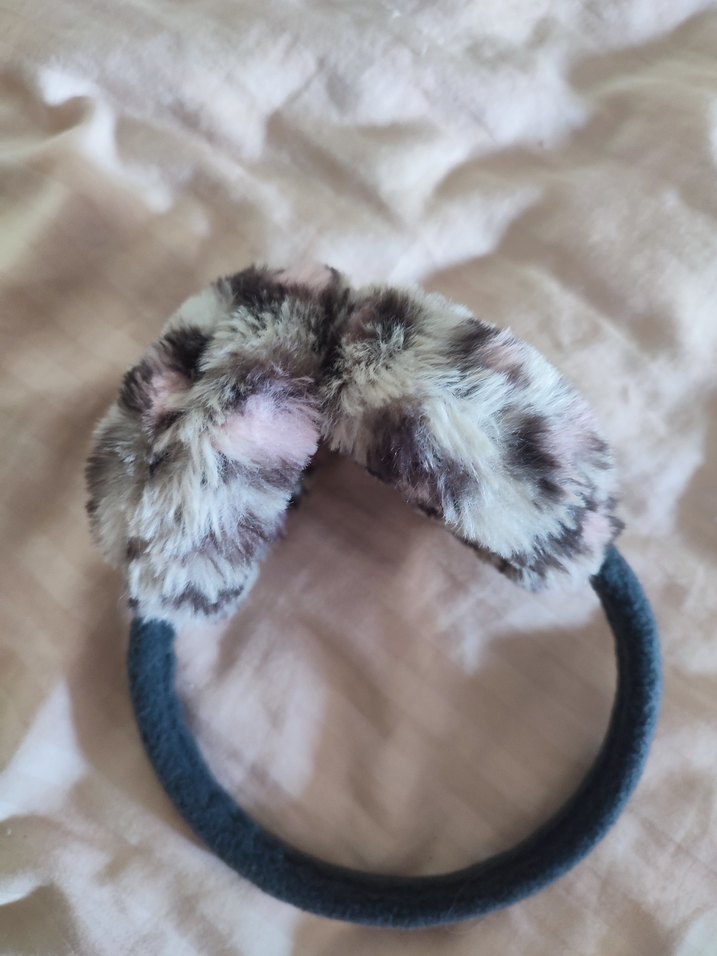 Kulaklık kız çocuk - Görsel 3