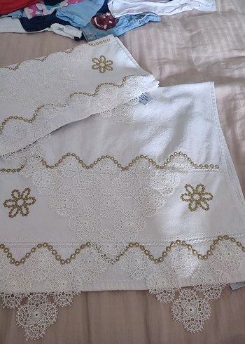 Nakışlı Beyaz Parlak Havlu Seti - Görsel 2