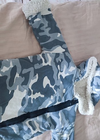 Kapüşonlu Kamuflaj Desenli erkek çocuk montu - Görsel 2