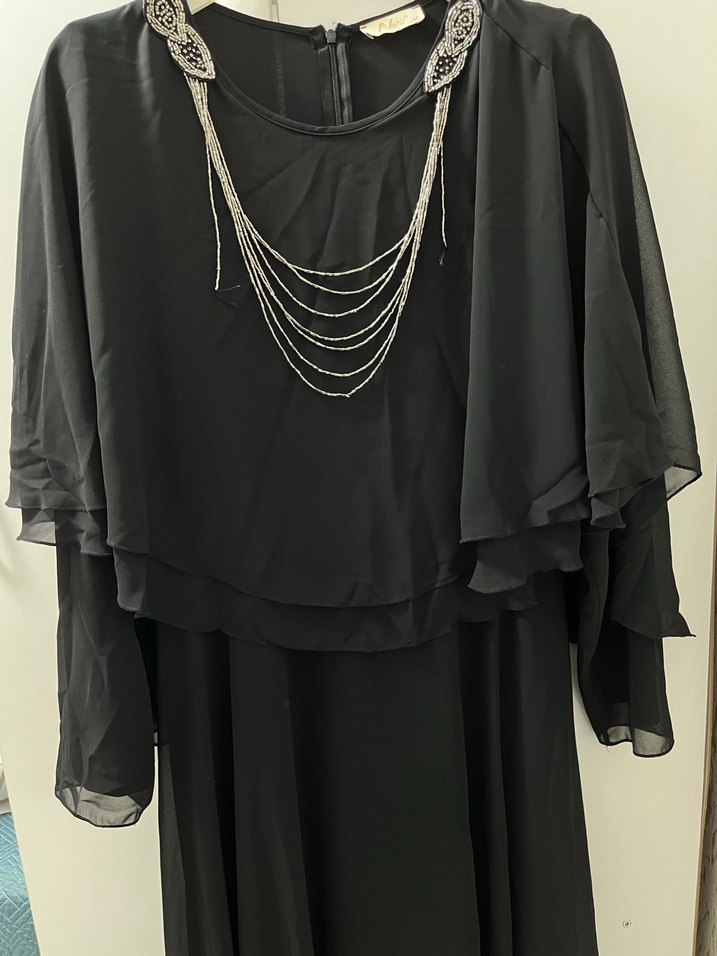 Zincir Detaylı Siyah Uzun Kollu Uzun Elbise - Görsel 5