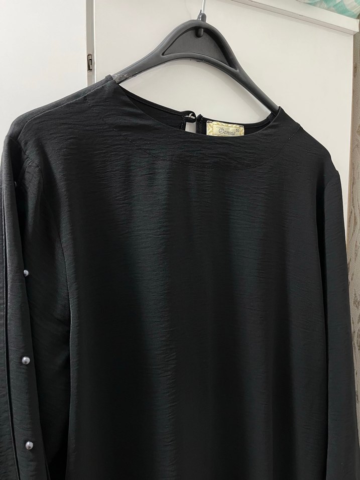 Düğmeli Siyah Uzun Kollu Kadın Tunik - Görsel 2
