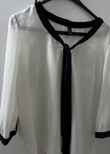 Beyaz Siyah Yakalı Kadın Bluz - Görsel 3