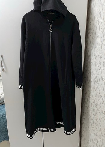 Siyah Kapüşonlu Uzun Kadın Kaban - Görsel 4