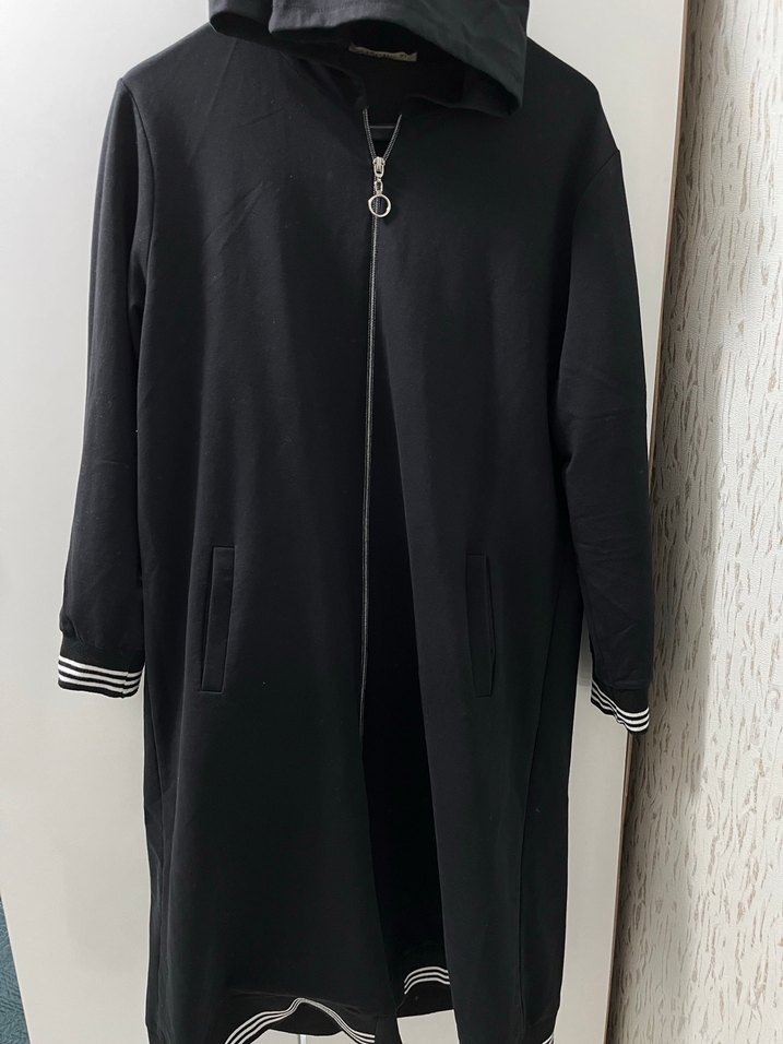 Siyah Kapüşonlu Uzun Kadın Kaban - Görsel 2