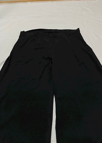 Kadın Siyah Midi Kumaş Pantolon - Görsel 2