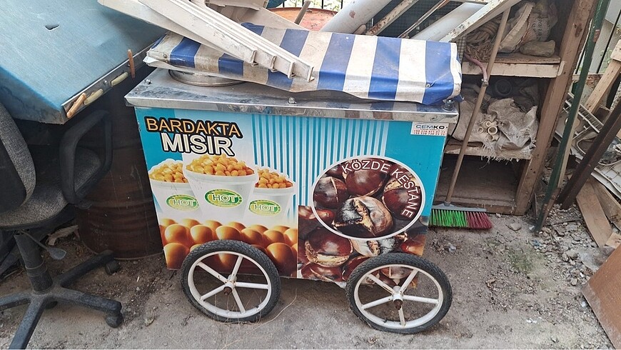 Bardak mısır arabası