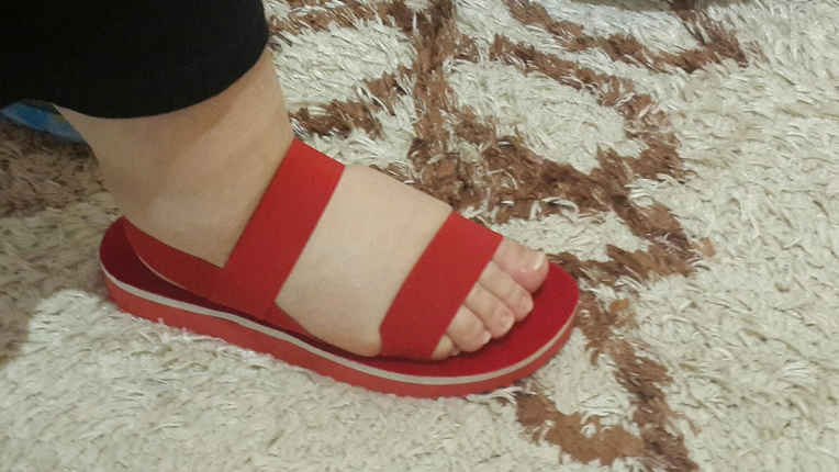 39 Beden kırmızı Renk kırmızı sandalet