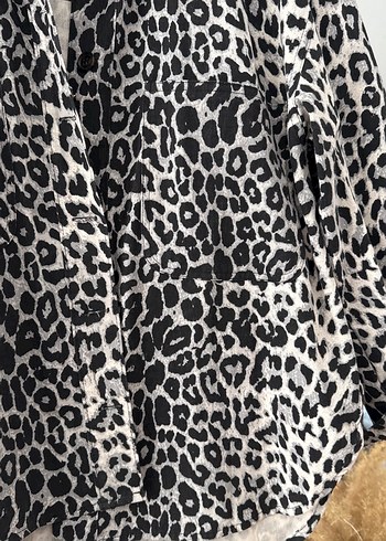 Gri Leopar Desenli Kadın Mini Gömlek - Görsel 3