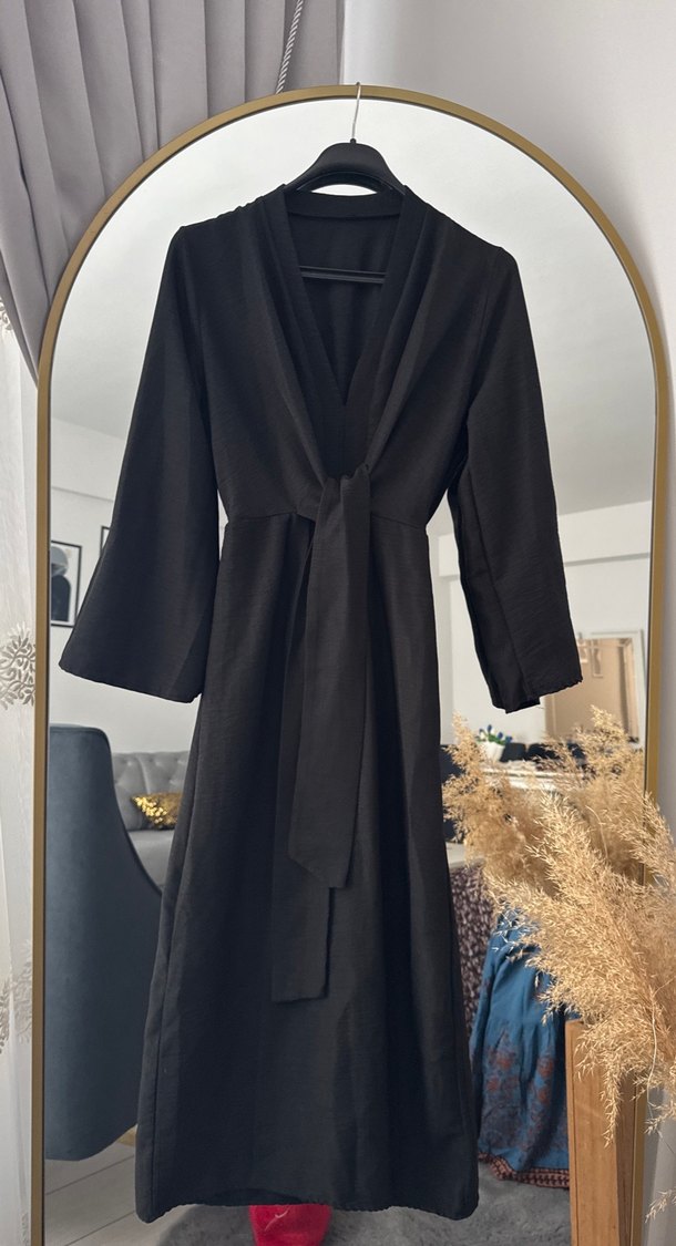 Uzun Siyah Keten V Yaka Elbise - Görsel 4