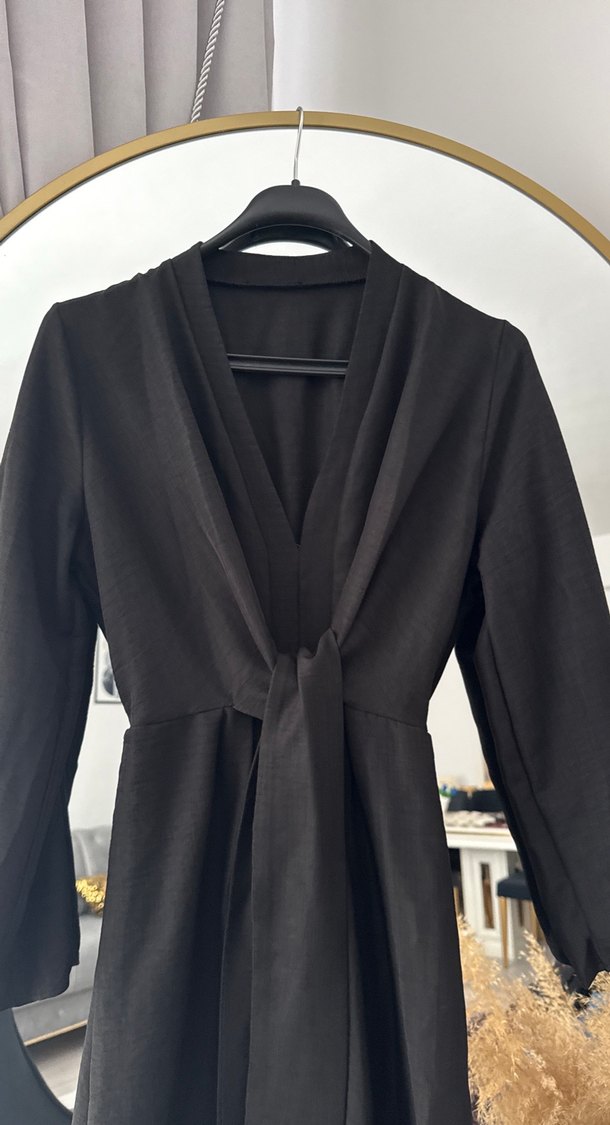 Uzun Siyah Keten V Yaka Elbise - Görsel 2