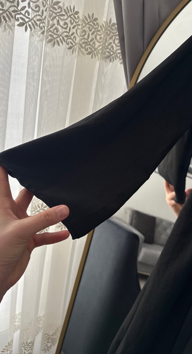 Uzun Siyah Keten V Yaka Elbise - Görsel 3