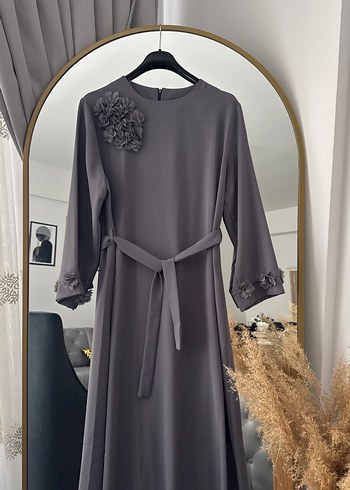 Nakış Detaylı Gri Uzun Kemerli Elbise - Görsel 5