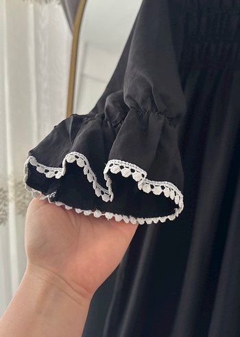 Uzun Kollu Siyah Nakışlı Uzun Elbise - Görsel 4