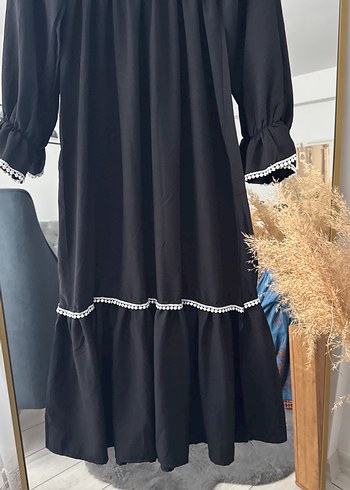 Uzun Kollu Siyah Nakışlı Uzun Elbise - Görsel 3