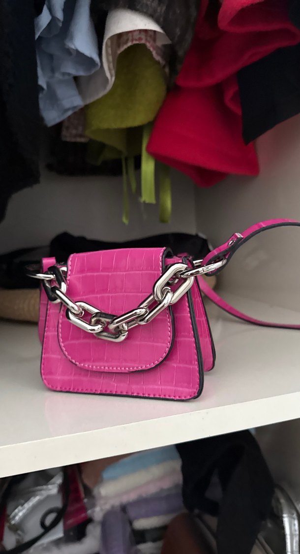 Zincir Detaylı Pembe Deri Kadın Çanta - Görsel 2