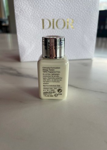 Clinique Beyaz ve Ten Rengi Fondöten Seti - Görsel 3