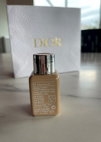 Clinique Beyaz ve Ten Rengi Fondöten Seti - Görsel 6