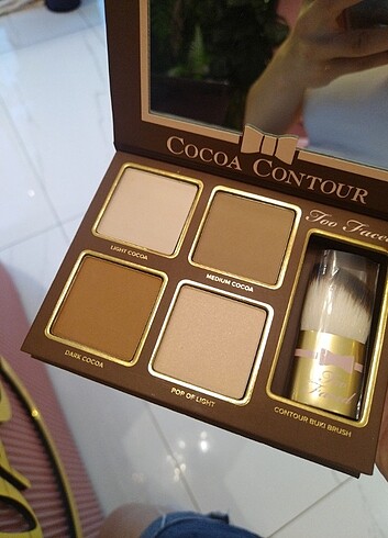 Too faced cocoa Contour 