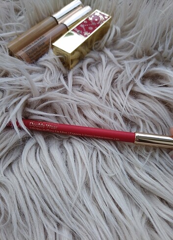 Estee lauder dudak kalemi 