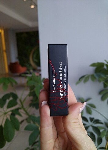 Beden Mac viva glam ruj