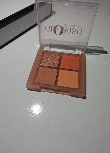 Huda Beauty Huda beauty glowish far paleti