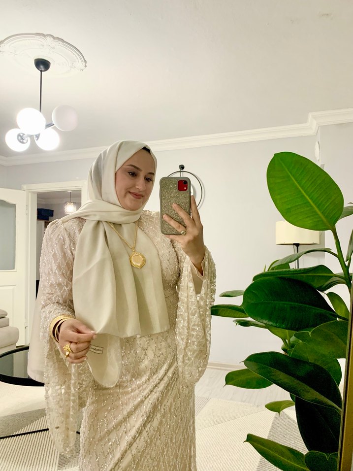 Düz Etnik Desenli ful işlemeli krem  Uzun Abiye Elbise
Şal dahil - Görsel 3