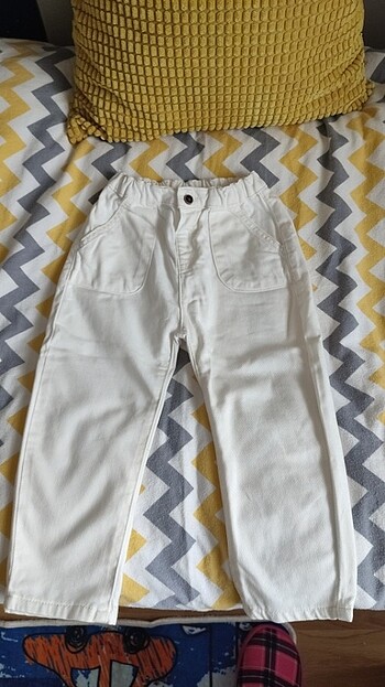 Kırık rengi beyaz pantolon