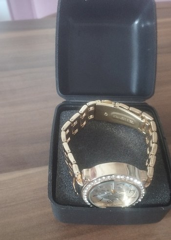 Kadın Parlak Altın Kemerli Saat - Görsel 3