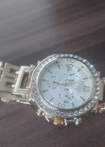 Kadın Parlak Altın Kemerli Saat - Görsel 4