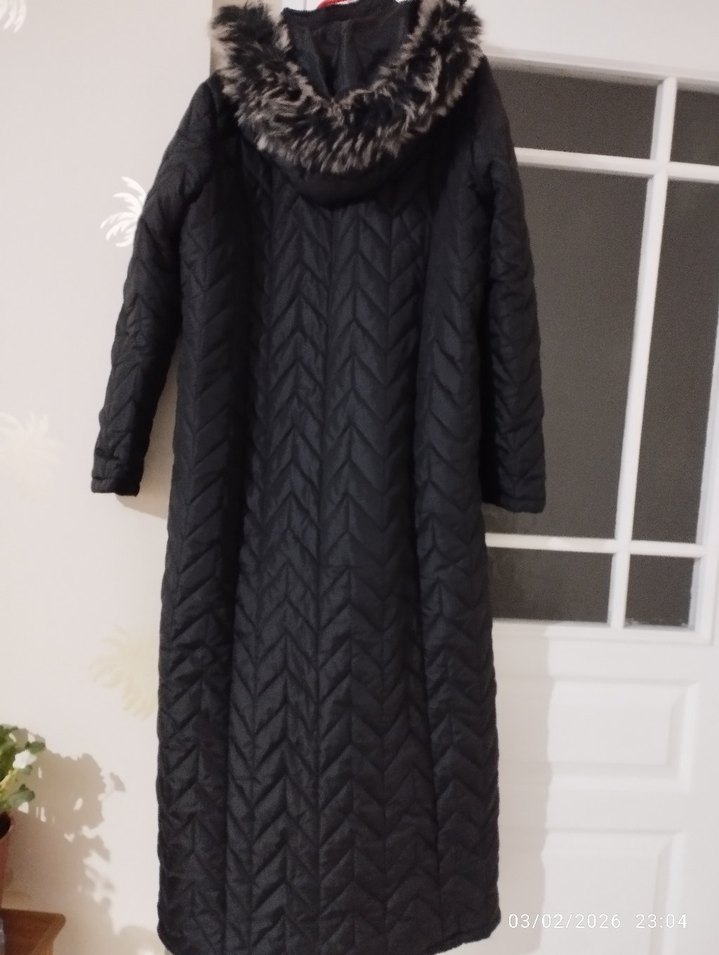 Siyah Uzun Kadın Kışlık Mont - Görsel 3