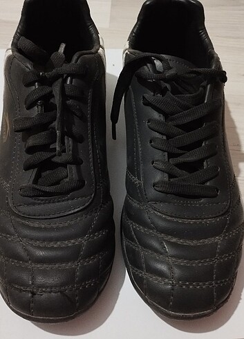 37 numara halı saha ayakkabısı sayılı kullanım tertemiz - Görsel 3