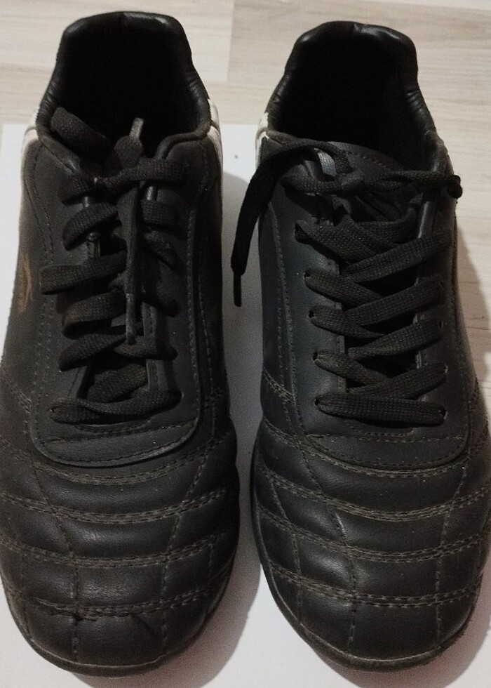 37 numara halı saha ayakkabısı sayılı kullanım tertemiz - Görsel 4