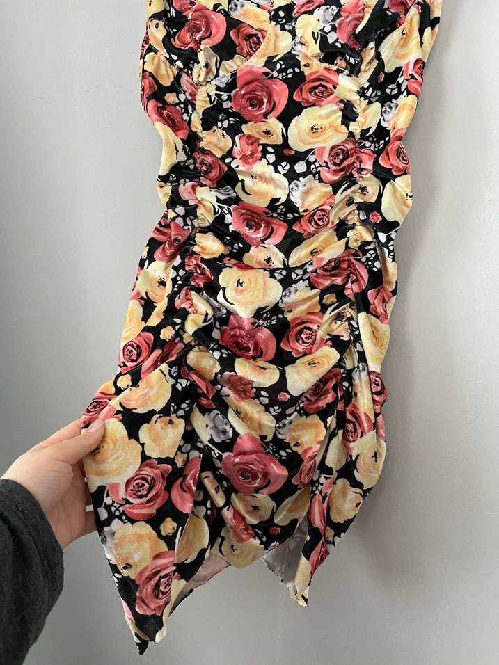 Çiçek Desenli Mini Kadife Drapeli Elbise - Görsel 2