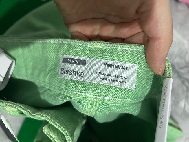 36 Beden Kadın Bershka şort