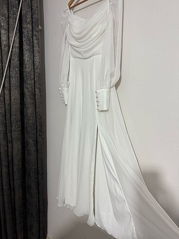Diğer Yırtmaçlı uzun nikah elbisesi