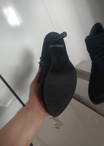 37 Beden siyah Renk Siyah Düğmeli Süet Stiletto Topuklu Bot