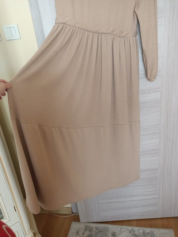 Bej Uzun Kollu Pliseli Elbise - Görsel 5