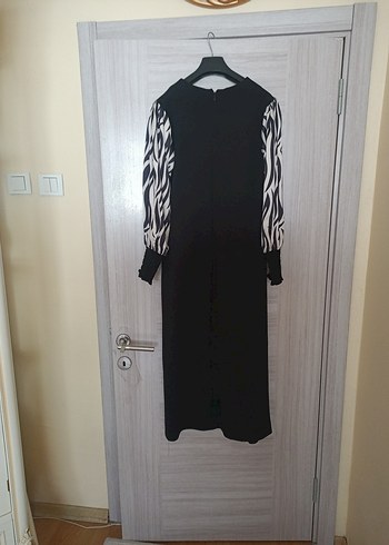 Zebra Desenli Uzun Kollu Siyah Uzun Elbise - Görsel 7