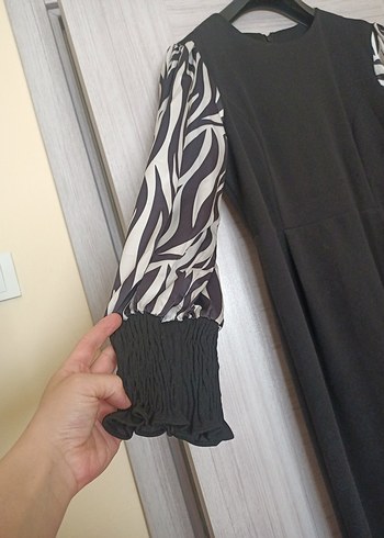 Zebra Desenli Uzun Kollu Siyah Uzun Elbise - Görsel 2