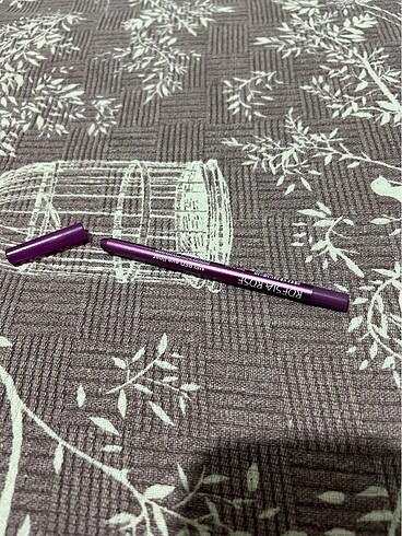 Renkli eyeliner