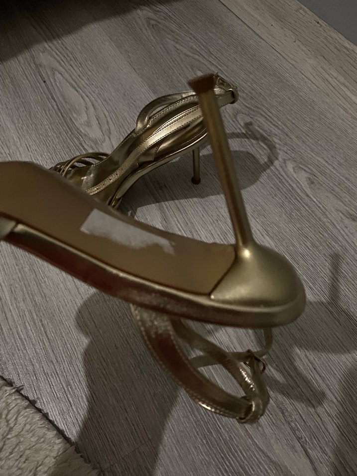 Altın Renkli Tokalı Stiletto Topuklu Kadın Ayakkabı - Görsel 3