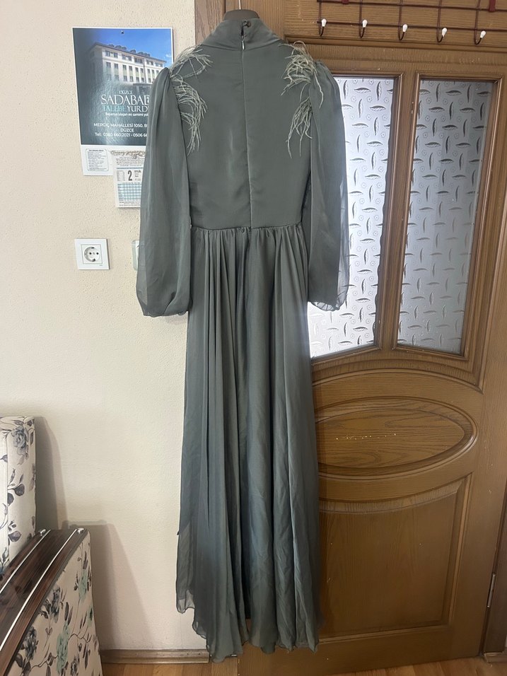 Uzun Gri Drapeli Kadın Abiye Elbise - Görsel 3