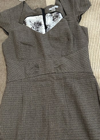 Gri Kahve Kaşe V Yaka Düğmeli Midi Elbise - Görsel 4