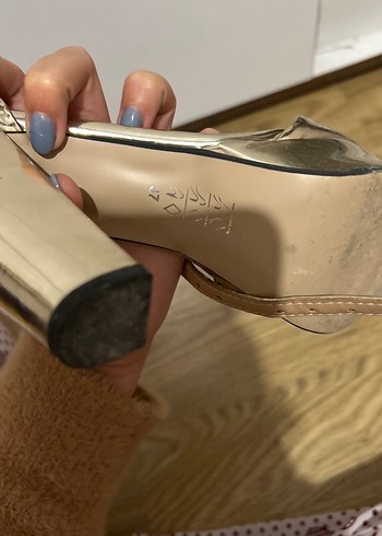 Altın Renkli Platform Topuklu Kadın Abiye Ayakkabı - Görsel 3